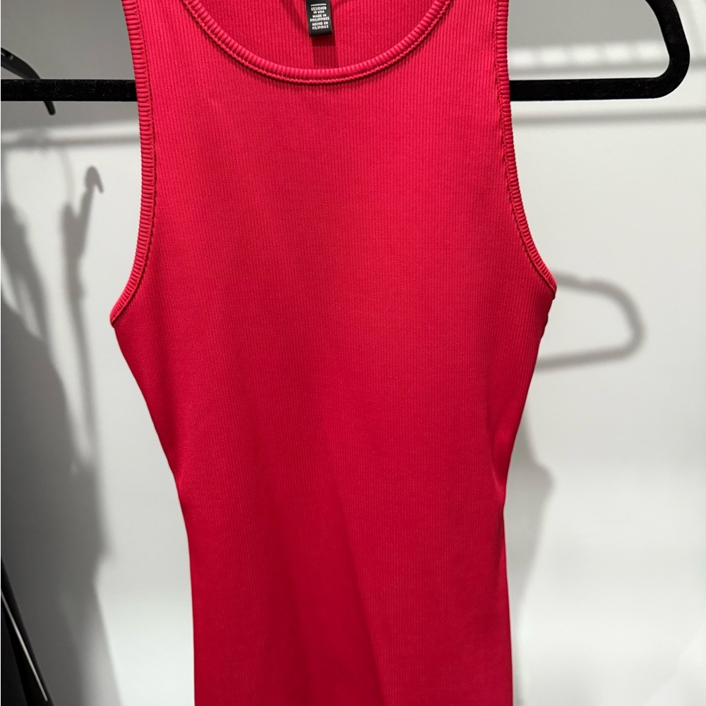 White House Black Market Red Fitted Sleeveless Tank Top